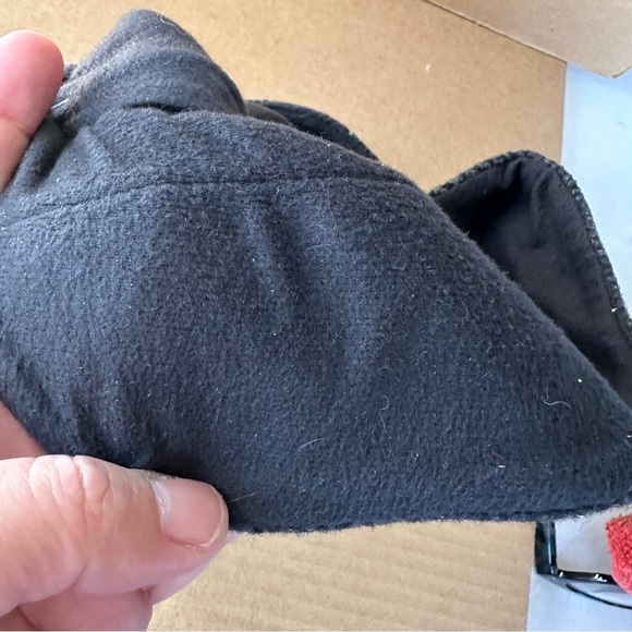 NEW.The Tilley Winter Cap, vintage. Wool and fleece. Gray, textured. - Picture 2 of 13